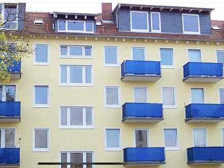 Sanierungsbedürftige 3-Zimmer Wohnung mit Balkon im Zentrum von Hanau