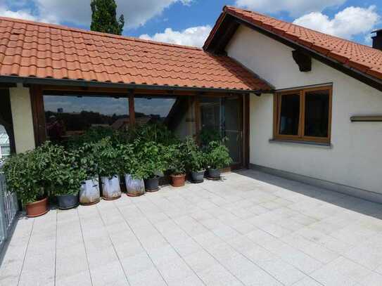 Rohrbach/Ilm, Top DG-Whg. mit großer Dachterrasse und Wintergarten