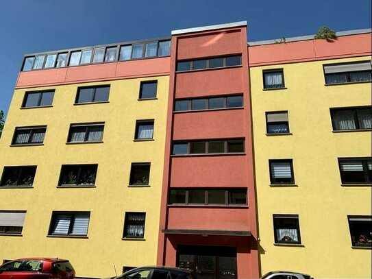 Exklusive, modernisierte 4-Raum-Wohnung mit Balkon und EBK in Nürnberg