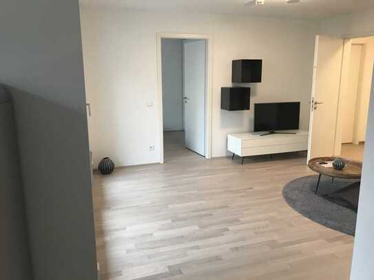 Exklusive, neuwertige 2-Zimmer-Wohnung mit Balkon und Einbauküche in München