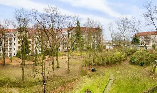 Sanierte DG Wohnung mit Westbalkon & Wohnküche als Anlage mit Potential