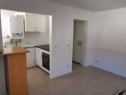 Gepflegte DG-Wohnung mit zwei Zimmern in Krefeld