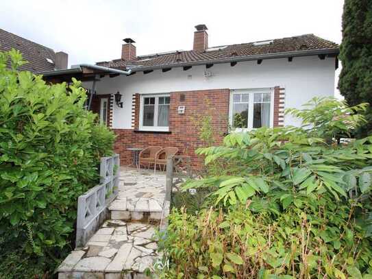 Einfamilienhaus mit Terrasse, Carport und großzügigem Garten