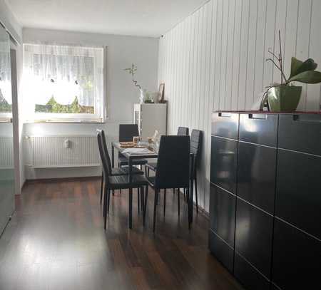 Möbilierte 1 Zimmer in 2er WG