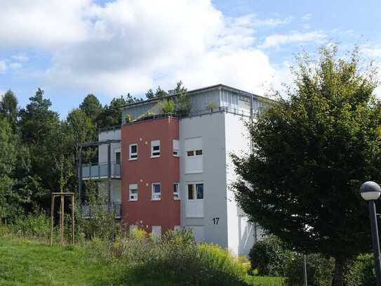 1-Zimmer-Appartement mit Balkon im 2. Obergeschoß und Garage