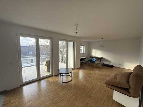 neue 3-Zi-Wohnung mit EBK, Balkon und Abstellplatz in DU-Hochfeld