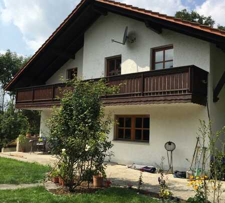 Große Wohnung in Rosenau bei Mamming in wunderbar großem Garten