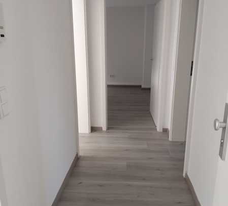 Traumhaft schöne komplett sanierte 2 Zimmer DG Wohnung in Gelsenkirchen zu vermieten!!!