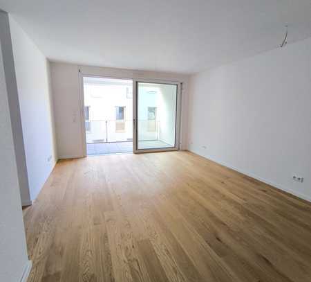 Helle 2 Zimmer Wohnung mit Loggia