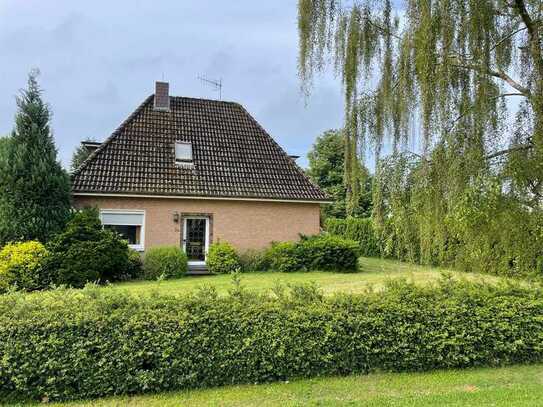 Attraktives Baugrundstück mit Altbestand in ruhiger, zentraler Lage in Bad Zwischenahn