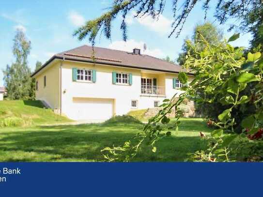 Entspannung und Lebensglück in gefühlter Alleinlage - massiv gebautes Traumhaus im Bungalowstill !