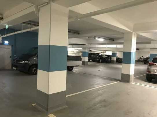 Tiefgaragenstellplatz in der Einkaufsstraße