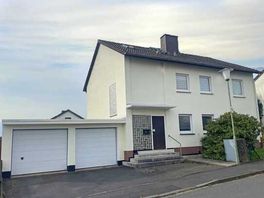 2 Familienhaus in guter Lage von Kassel mit Fuldatalblick!