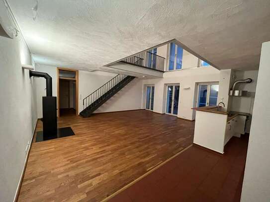 Moderne, große Maisonette-Wohnung in Neukölln