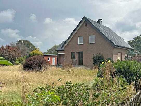 Einfamilienhaus mit großem Potenzial in Hünxe – Sanierungsbedürftiges Haus auf einem weitläufigen Gr