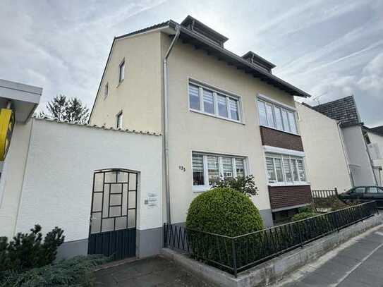 Zentral gelegene 3-Zimmerwohnung in Bonn-Duisdorf mit Balkon, Loggia und Einbauküche zu vermieten