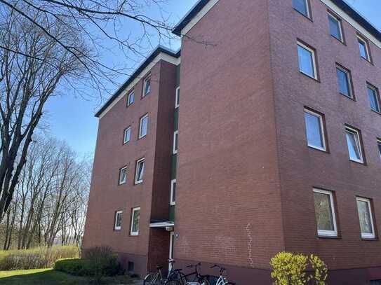 Große 3 Zimmer-Wohnung im Erdgeschoss mit Balkon