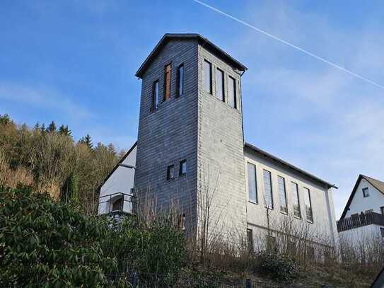 Ehemalige Kirche - Gestalten Sie außergewöhnlichen Wohnraum, inkl. Turmzimmer!