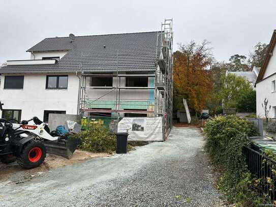 Moderne Doppelhaushälfte in Massivbauweise – Viel Wohn- und Lebensraum auf drei Stockwerken