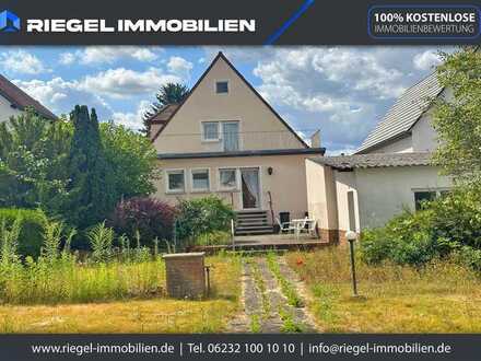 Sie hier? Wir auch! Heimeliges EFH mit ca. 800 m² Grundstück, Bauen in zweiter Reihe möglich