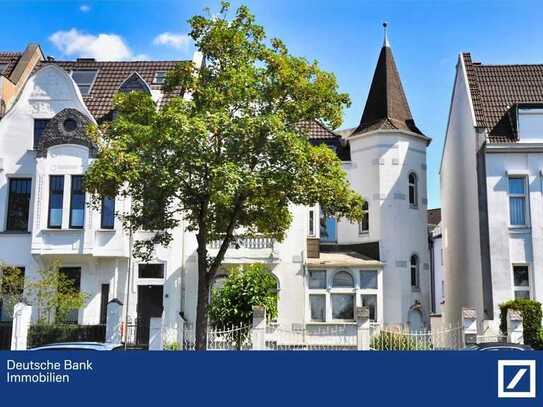 RARITÄT MIT RHEINBLICK: Exklusives Stadthaus mit Terrasse, Garten und Garage