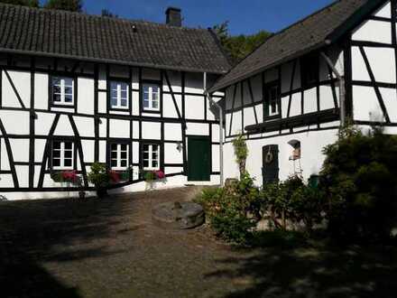 Wachtberg, großzügig wohnen in historischer Mühle, Innenhof, Nebengebäuden, 2 Wohneinheiten möglich