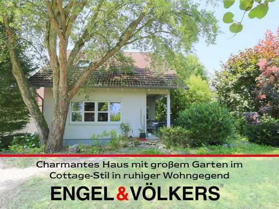 Charmantes Haus mit großem Garten im Cottage-Stil in ruhiger Wohngegend