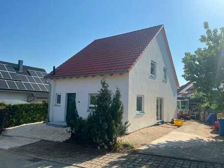 Neuwertiges Einfamilienhaus im Herzen von Lonsee/ Urspring