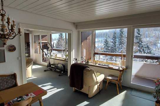 Schöne 3-Zimmer-Wohnung mit Einbauküche und Aussicht in Schönwald/ Schwarzwald