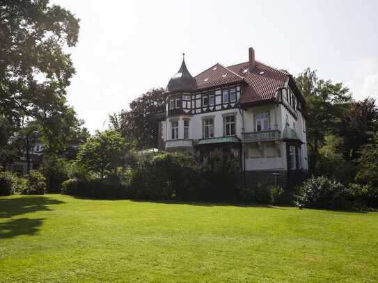 Exklusive, ruhige 3-Zimmer-Wohnung in Gründerzeitvilla mit Balkon und viel Flair