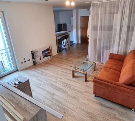 AM Innenstadt: komplett eingerichtete 1-Zi.-Whg. (51 m²) mit Balkon, neu renoviert