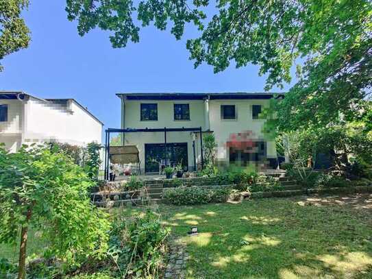 Hessenwinkel: Familienhaus mit toller Architektur!