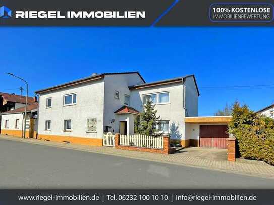 Sie hier? Wir auch! Großzügiges 2 Familienhaus mit jeweils 4 Zimmern, 2 Küchen, 2 Bädern und Garage