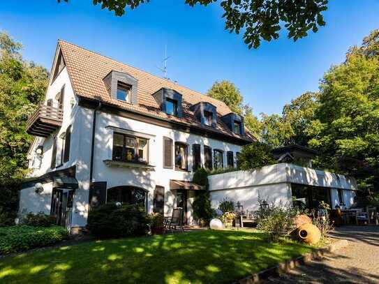 Die Villa auf dem Berg. Prächtiges Anwesen in herrlicher Grünlage.