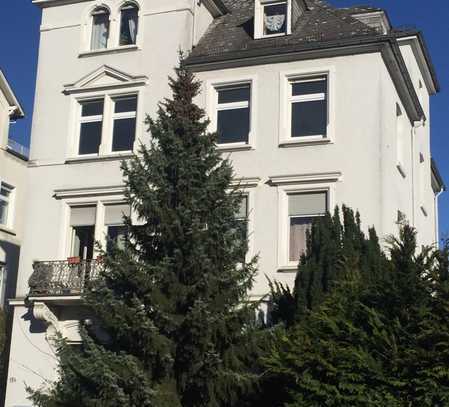 118 qm Jugendstil EG-Altbauwohnung im Zentrum