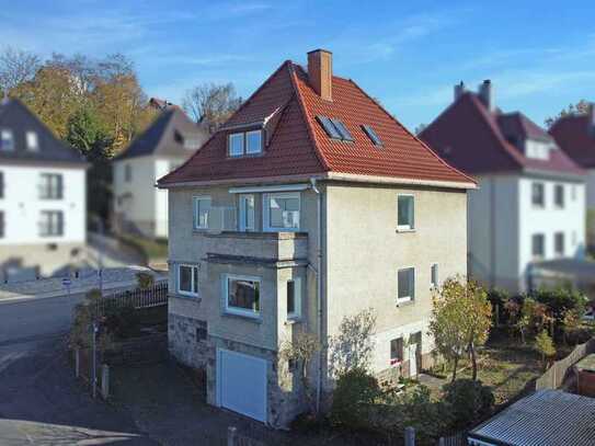 **NEUER PREIS** Zweifamilienhaus mit Charme und Potenzial in bester Lage