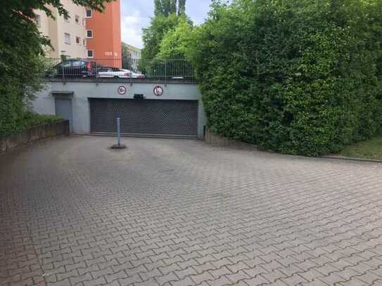 Tiefgaragenstellplatz