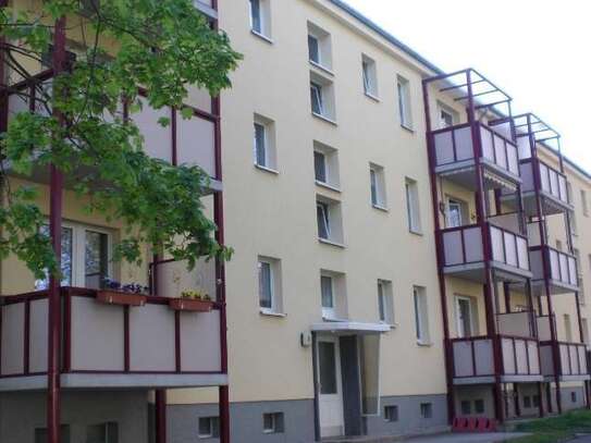 Helle 2-Raumwohnung mit Balkon in Rötha