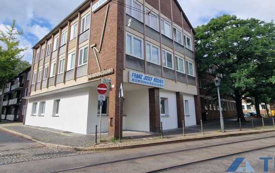 Kernsanierte, moderne und große Erdgeschosswohnung in zentraler Lage mit Terrasse und Garten