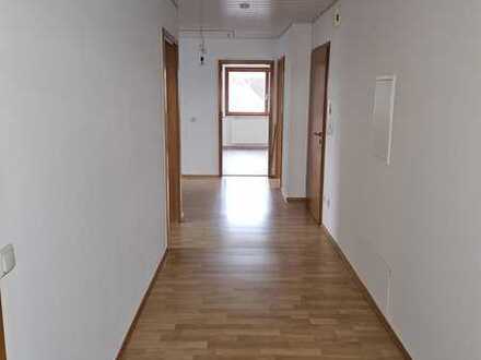 Großzügige 4-Zimmer-Dachgeschosswohnung in Rennertshofen zu vermieten