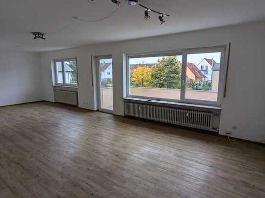 Freundliche 4-Zimmer-Wohnung mit Balkon in Eggenstein-Leopoldshafen