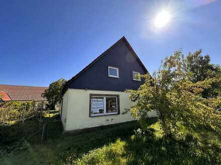 Schönes Bauernhaus mit großem Anwesen und Obst-Wiese