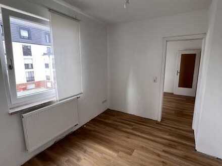 Suche tierliebe Mitbewohnerin - 2 Zimmer zu vergeben! Zentrale Lage, Nähe zum Wöhrder See