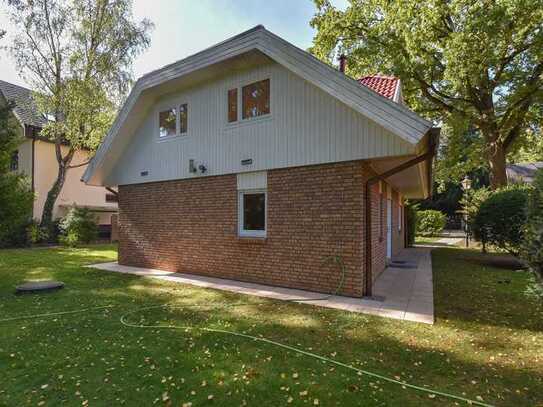 Befristet bis Oktober 2027 Freistehendes Einfamilienhaus mit großem Garten, Terrasse und Stellplatz