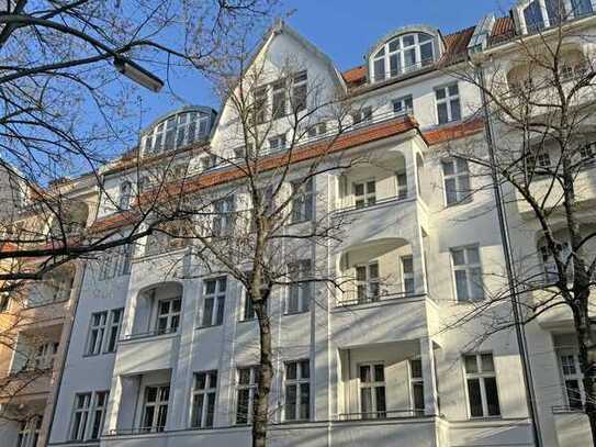 Sanierter Altbau in Ku`Damm Seitenstraße - provisionsfrei