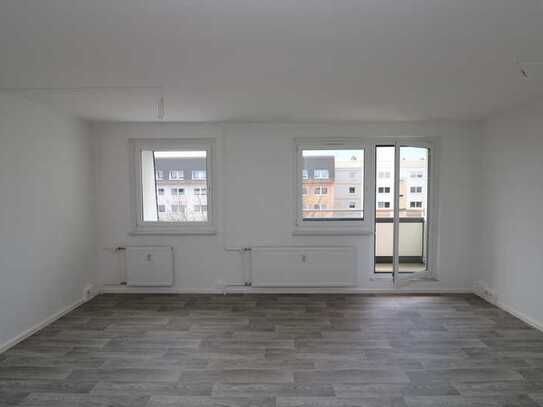 Trauen Sie Ihren Augen...große 3-RW mit Wanne & Balkon!!!!