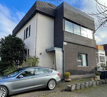 Großzügige 2 ZKB-Wohnung mit Balkon + Wintergarten