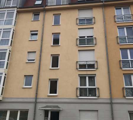 Super ausgestatte Wohnung in Innenstadtnähe mit Fußbodenheizung ,Rollläden, Lift und Balkon !!!!!