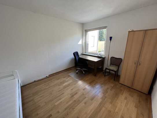 WG-Zimmer in moderner 3er-WG mit großem Wohnbereich, Garten & Terrasse