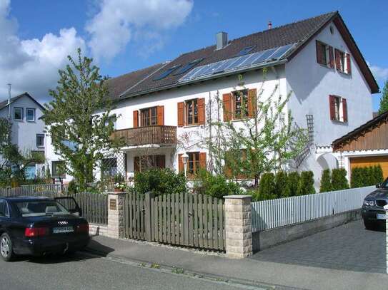 Gepflegte 3-Raum-Wohnung mit Balkon und Einbauküche in Nördlingen